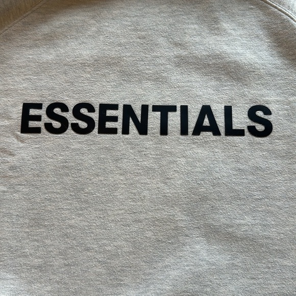 Fear of God Essentials Heather Oatmeal Crewneck - Picture 4 of 10